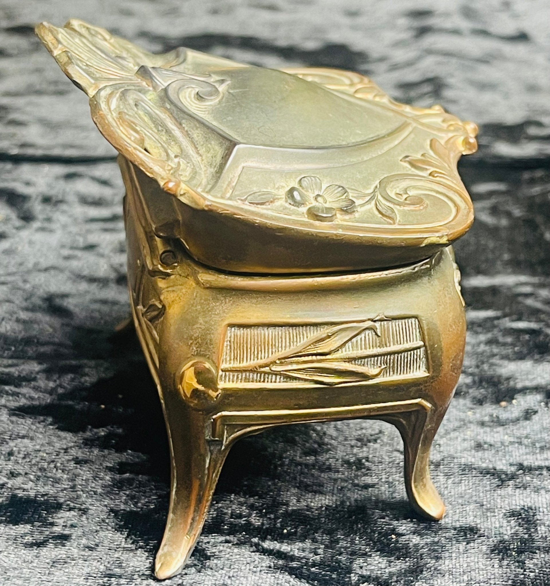 Antique Jewelry Casket with New popular Lining