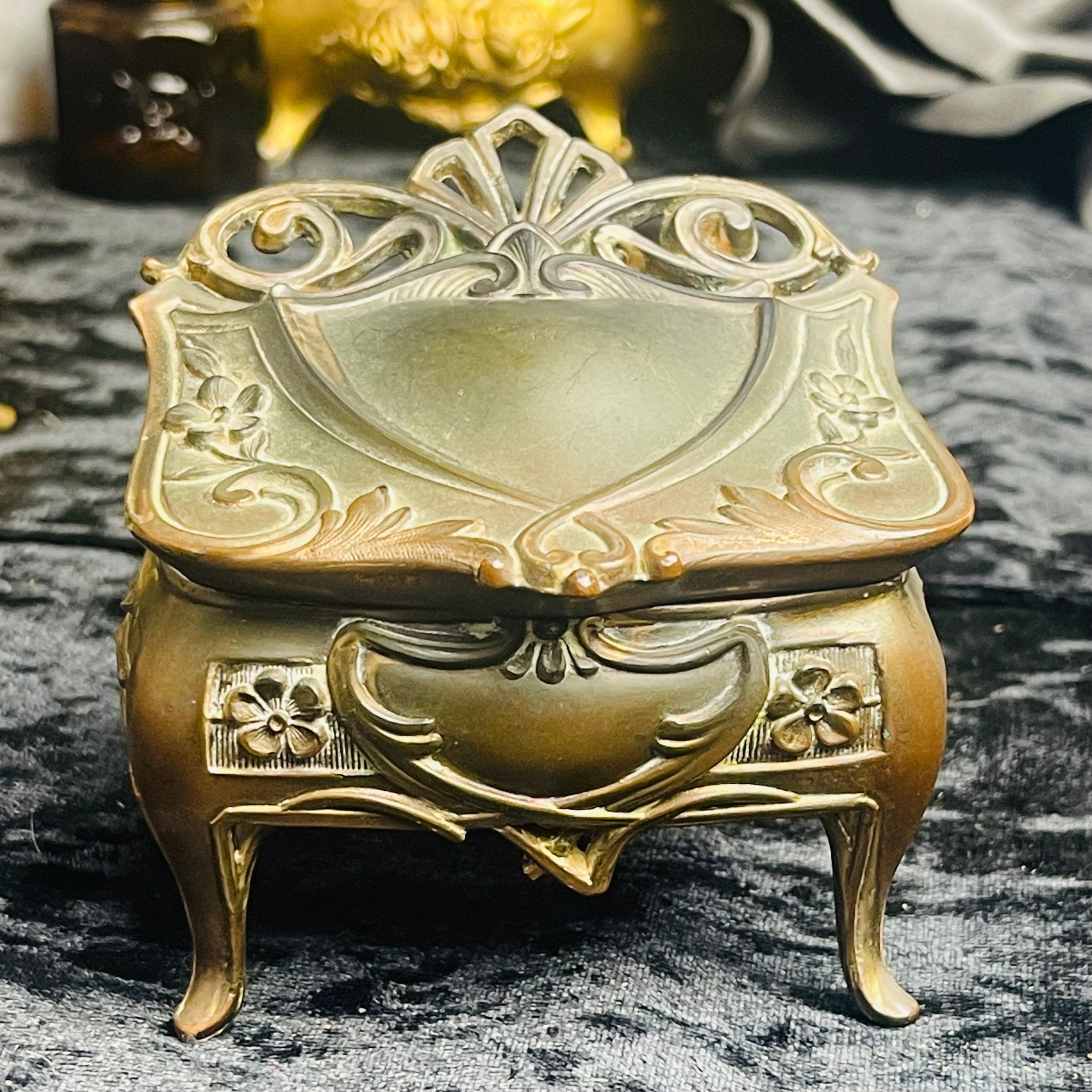 Antique Original Floral fashion Art Nouveau Trinket Jewelry Box Vintage Bronze Casket Unique Wedding Ring Bearer Box Display Boho Wedding Props