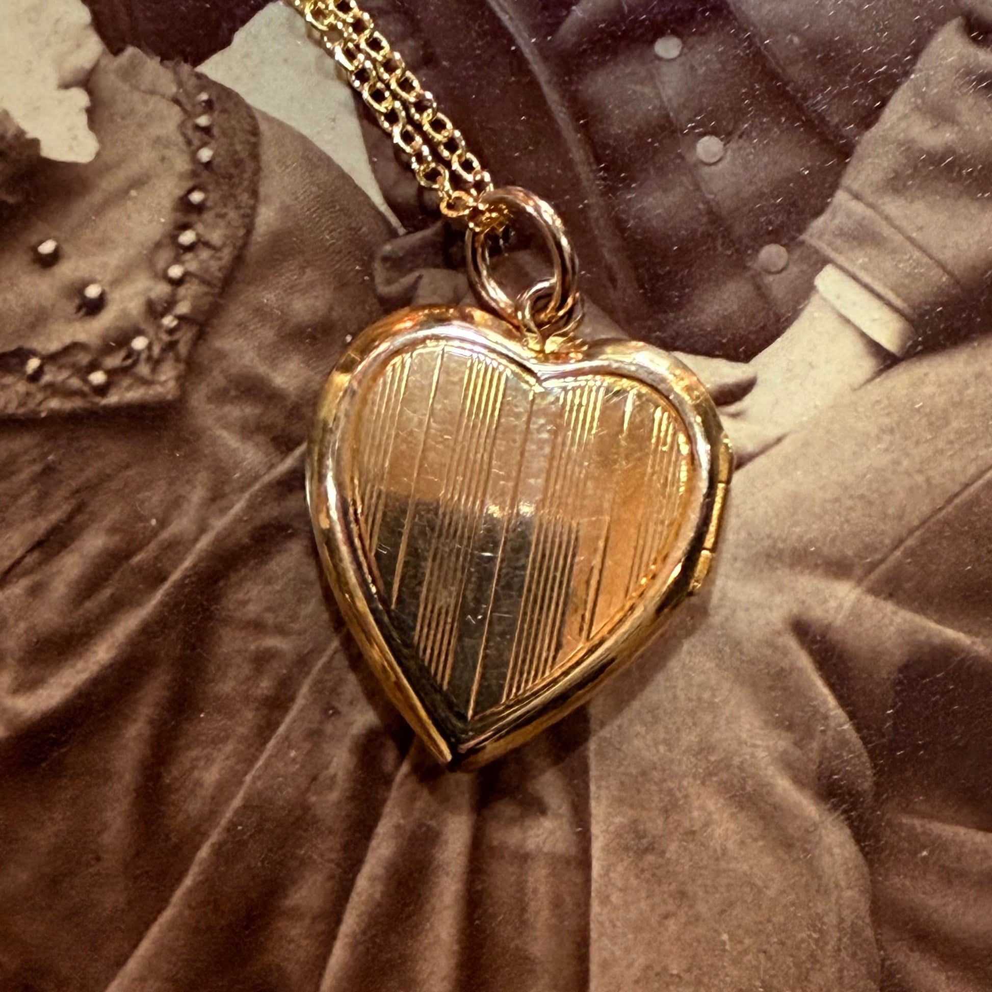 Antique Gold Filled Heart Floral Locket - Loved To Death