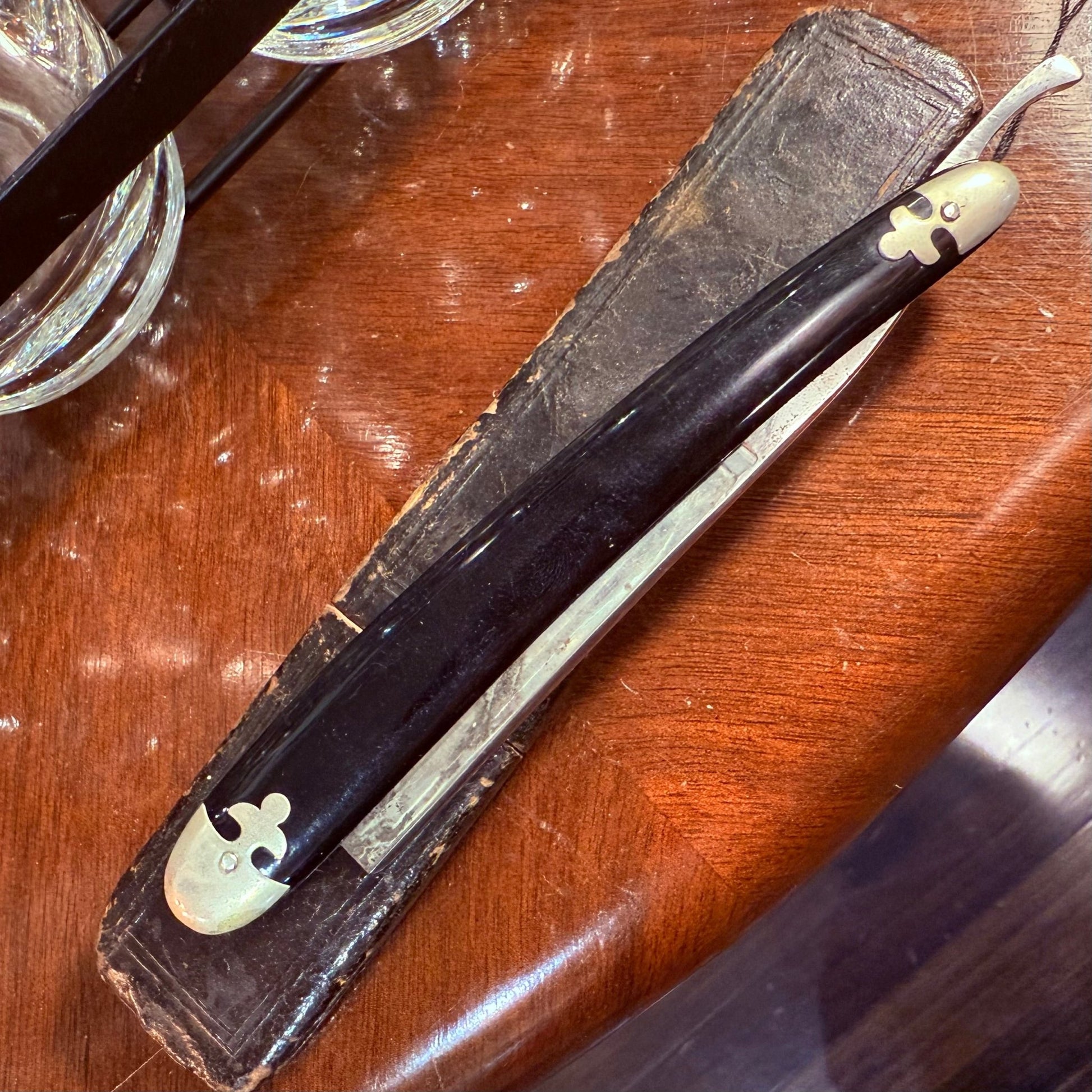 Antique Milward Straight Razor With Box - Loved To Death