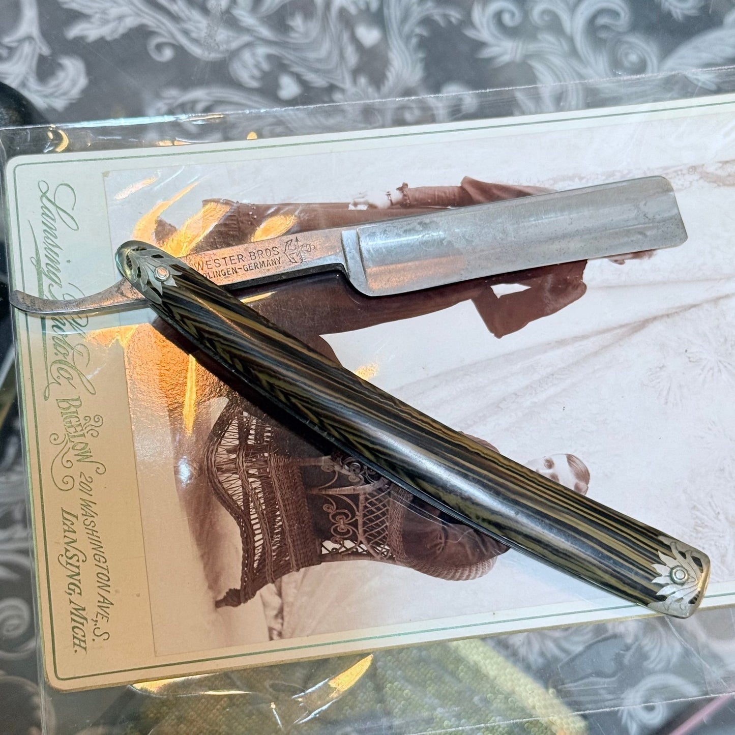 Antique Solingen Wood Grain Straight Razor With Box - Loved To Death